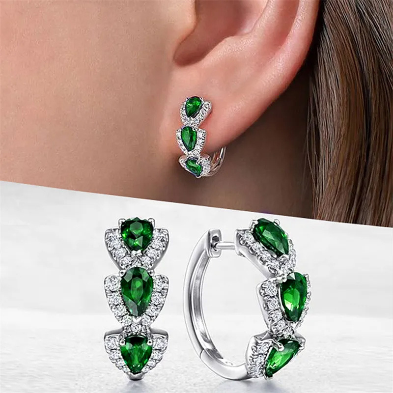 Women'S Fashion Magazine - Nuevos Pendientes de Aro con Circonita